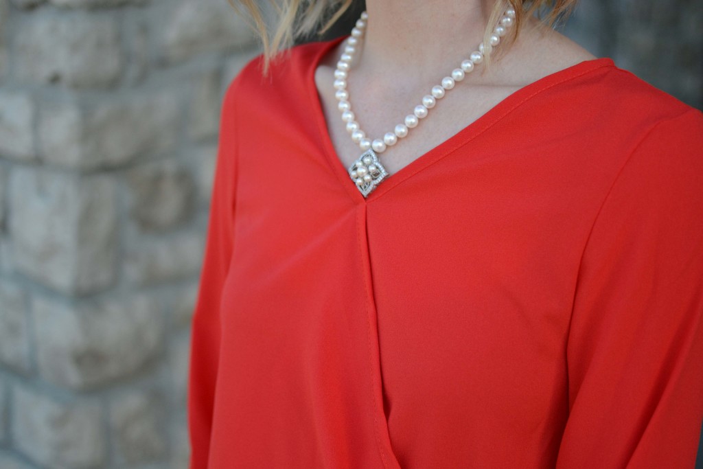 red and white kate necklace