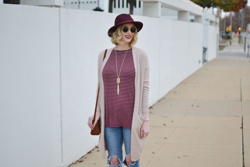 casual outfit idea, jeans, cardigan, booties