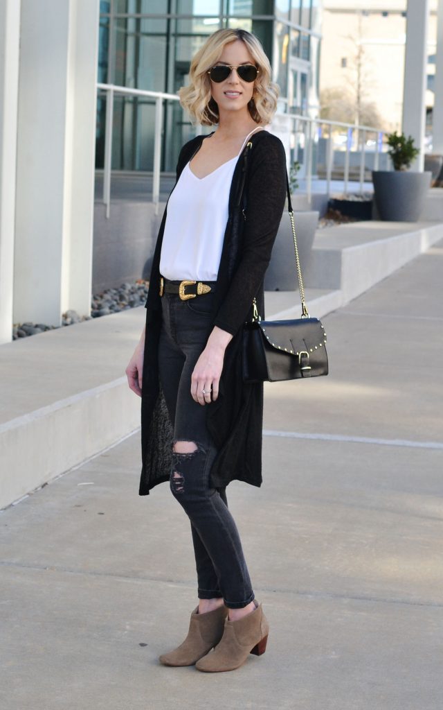 tried and true outfit combo, easy casual weekend look, distressed black skinny jeans, white cami, black duster, double buckle belt, booties