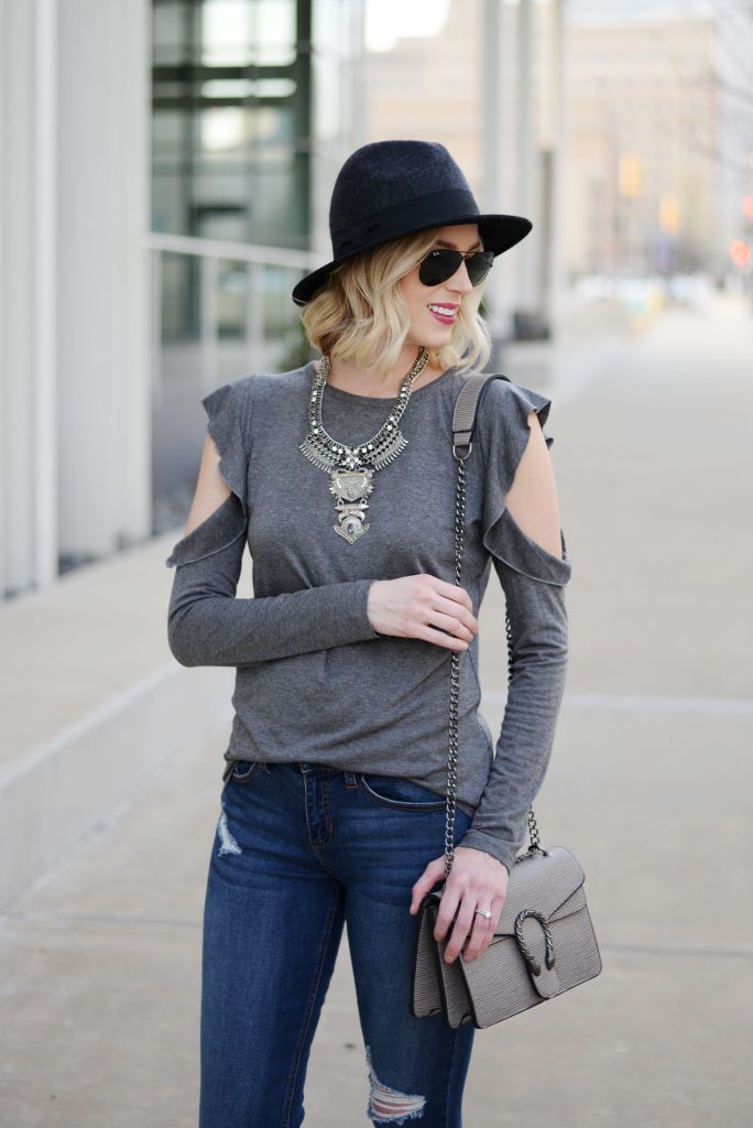 guide to easy mom style, jeans, cold shoulder ruffle tee, lace up flats