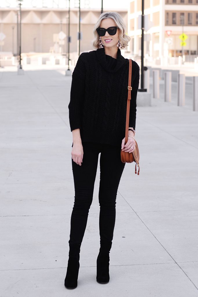 all black outfit with tan purse, the most slimming outfit combination