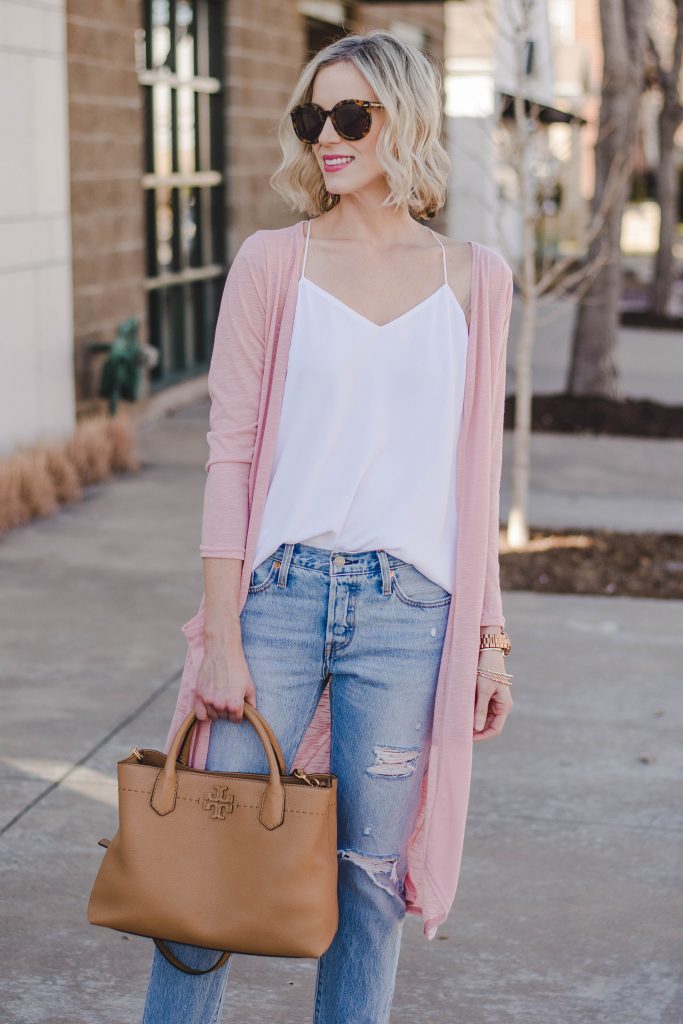 levis distressed jeans with tank top and cardigan for spring