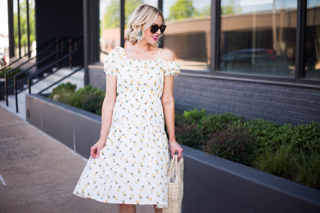 Sleeveless Dress with Tropical Pineapple Print