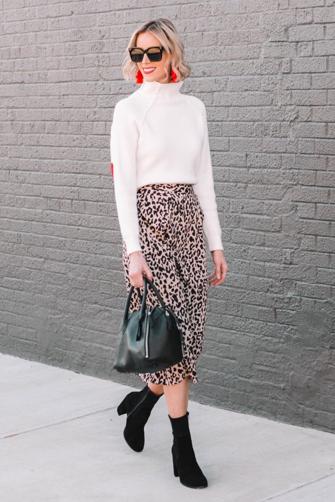 how to style long skirts, how to style a midi skirt, what to wear with a midi skirt, midi skirt for work, midi skirt in winter, midi skirt with boots