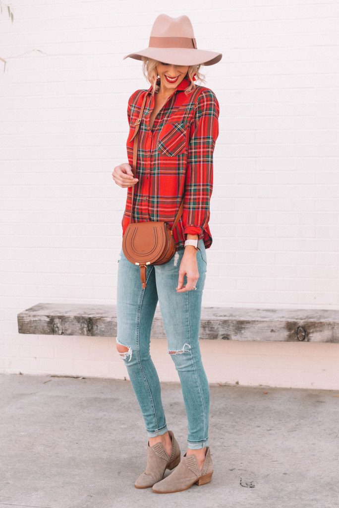 cute and easy fall outfit idea, red flannel shirt