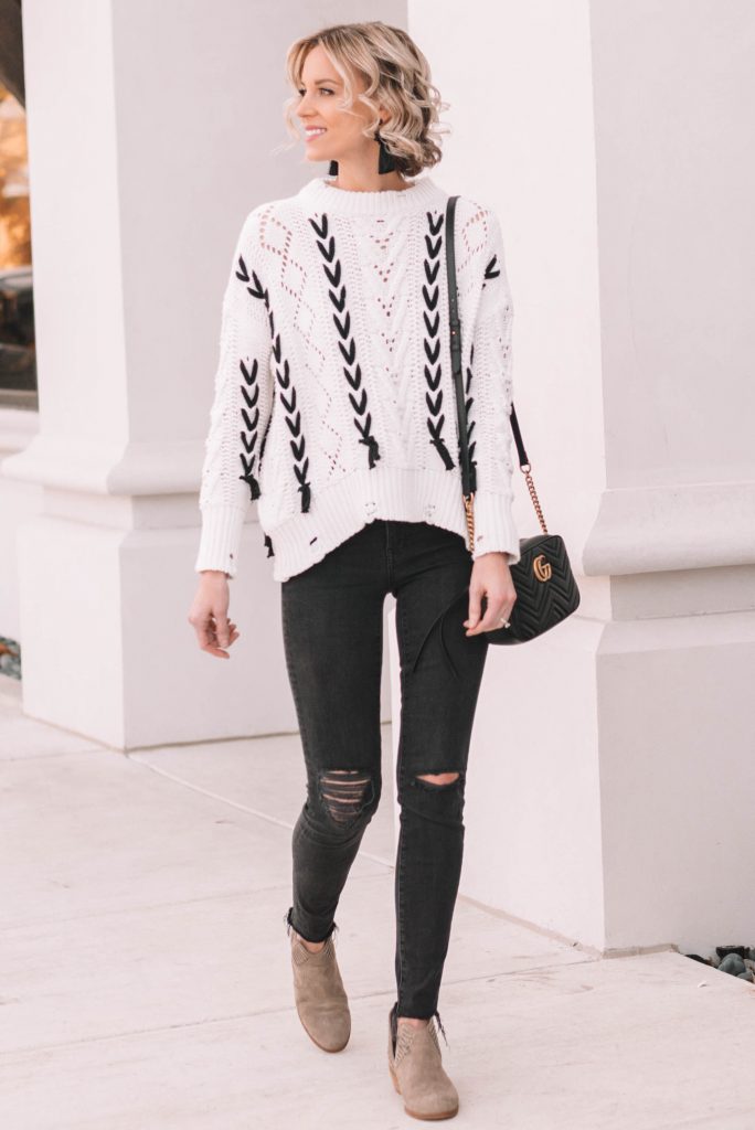 casual fall or winter outfit, black and white outfit