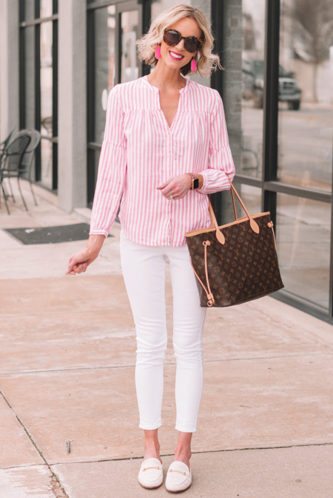 prink and white outfit with white slides for spring, how to wear bright colors from spring, post about how to transition your wardrobe from winter to spring
