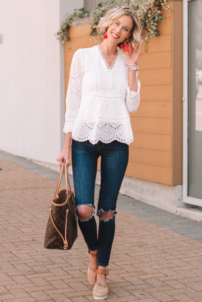 cute casual spring outfit, white eyelet top and skinny jeans
