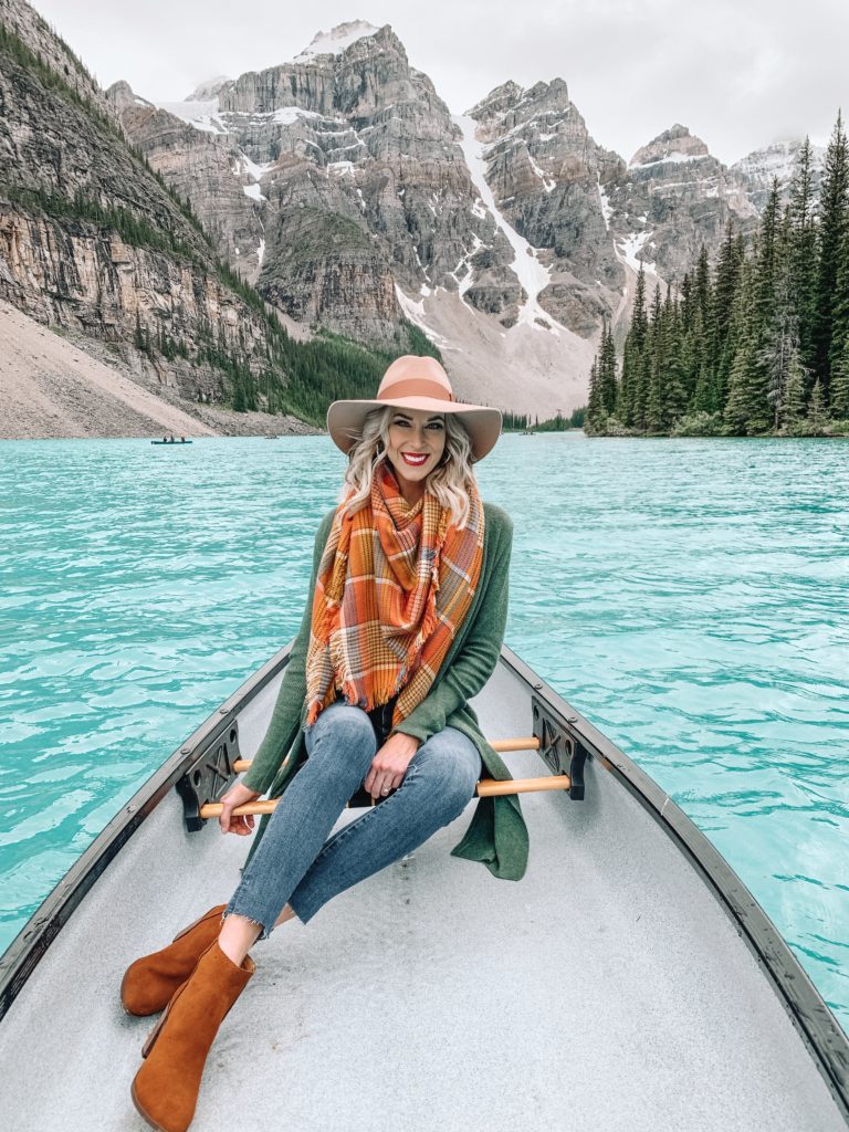 Banff Canada travel guide, what to do in Banff, Moraine Lake canoe