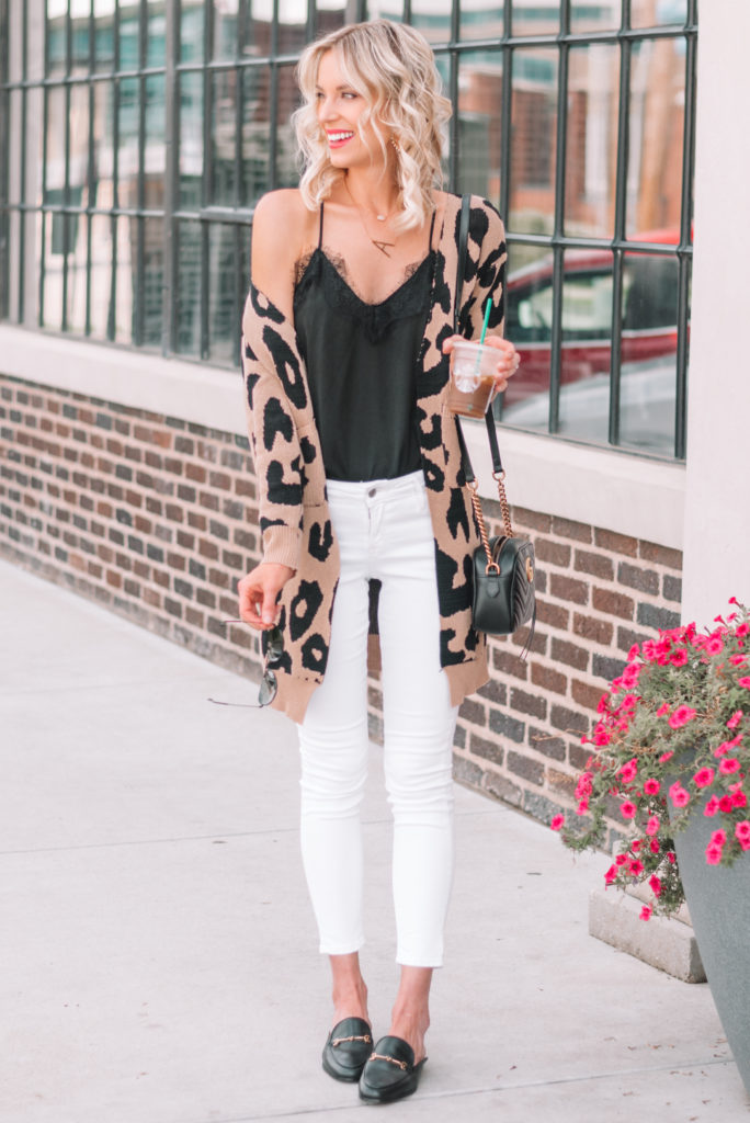 leopard cardigan outfit ideas, white jeans for fall, black slides