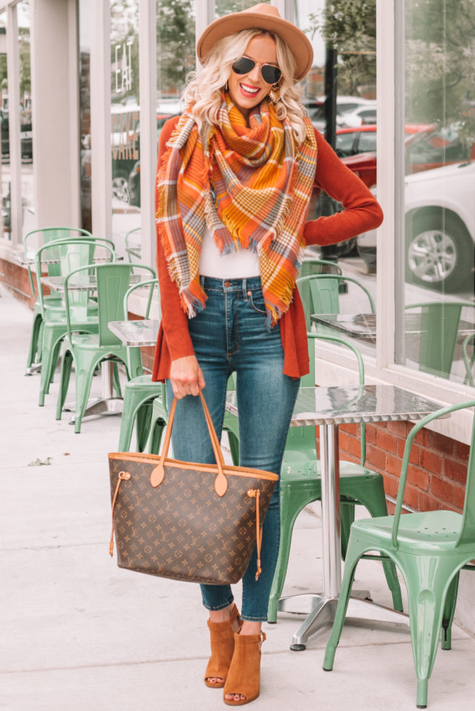 rust colored cardigan, skinny jeans, peep toe booties, casual fall outfit, blanket scarf
