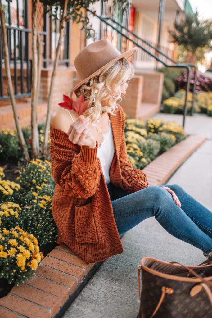 cozy cardigan, pom pom cardigan, fall outfit, casual Thanksgiving outfit idea