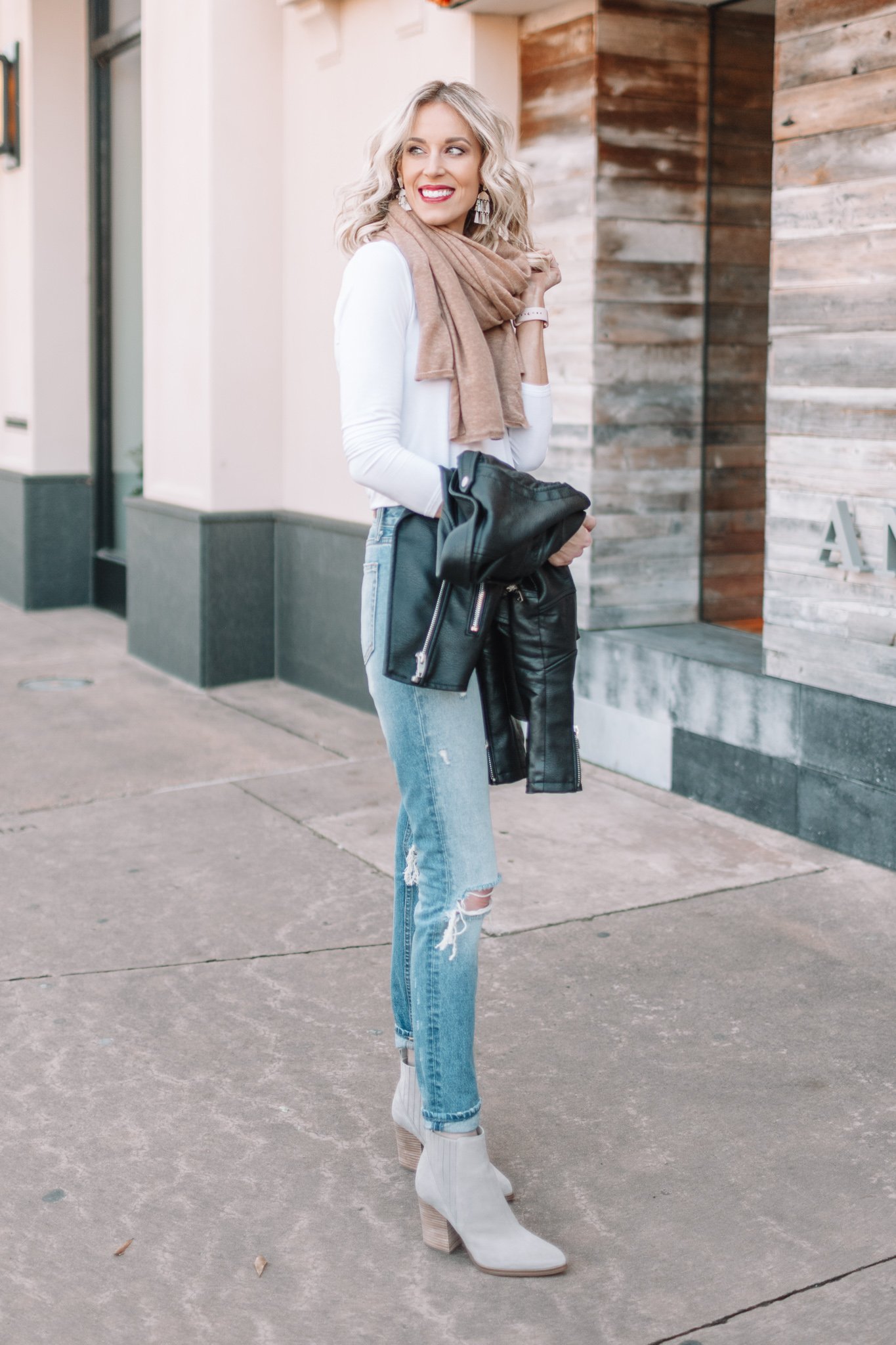 girlfriend jeans 1 Straight A Style