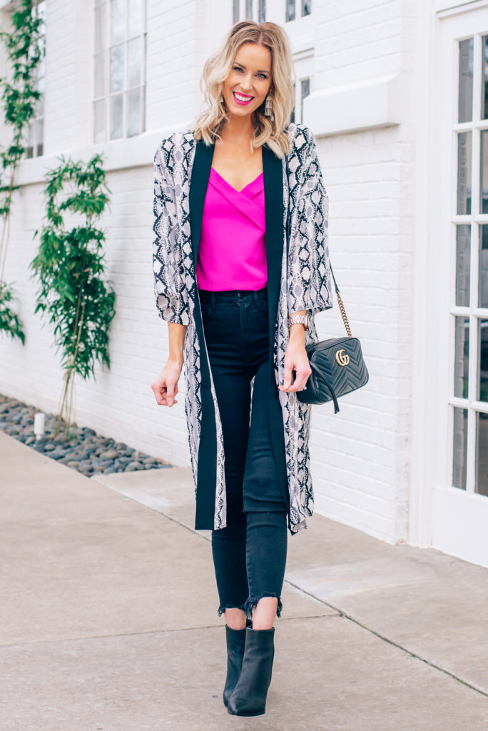 hot pink tank top, hot pink camisole, snakeskin kimono, how to wear a duster