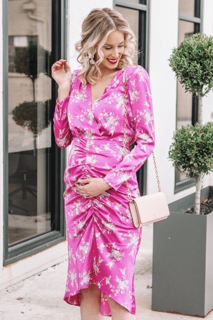 maternity style, hot pink ruched dress, floral dress
