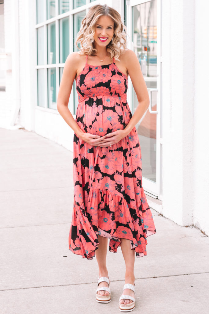 If you are pregnant and looking for some non-maternity pieces that will work for you, this gorgeous floral midi dress will be your best friend! Perfect paired with a simple summer sandal. 