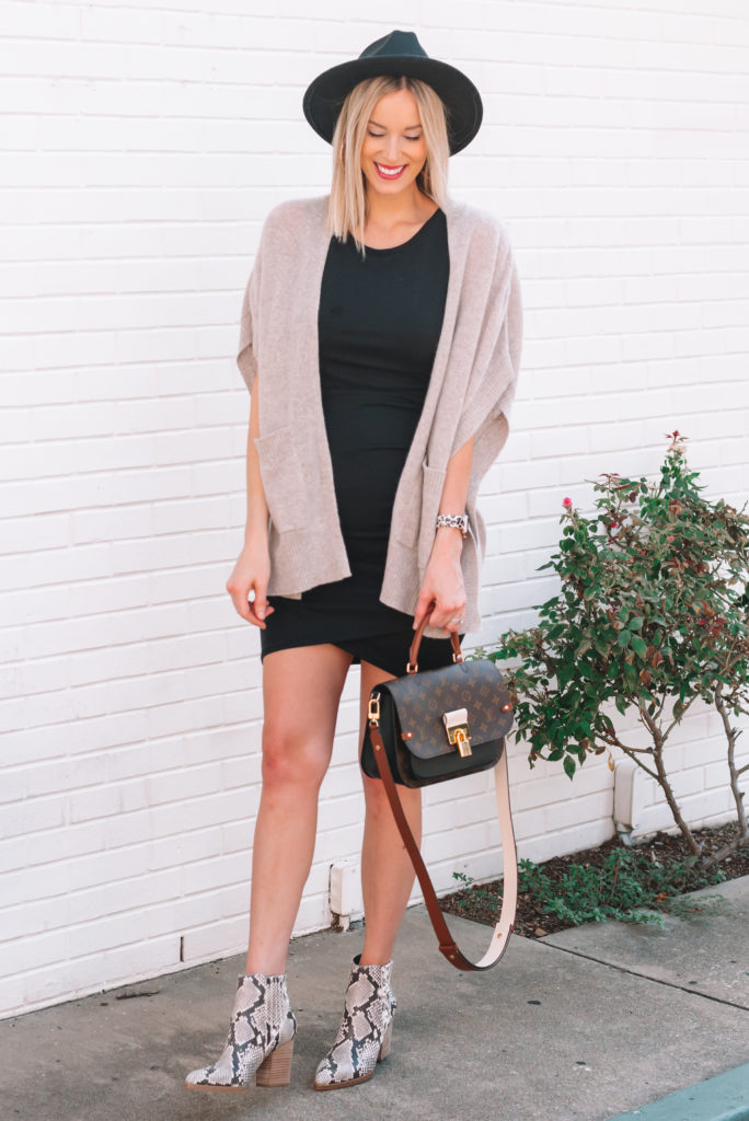 I love this poncho and fitted dress combination for an easy fall transition outfit. 