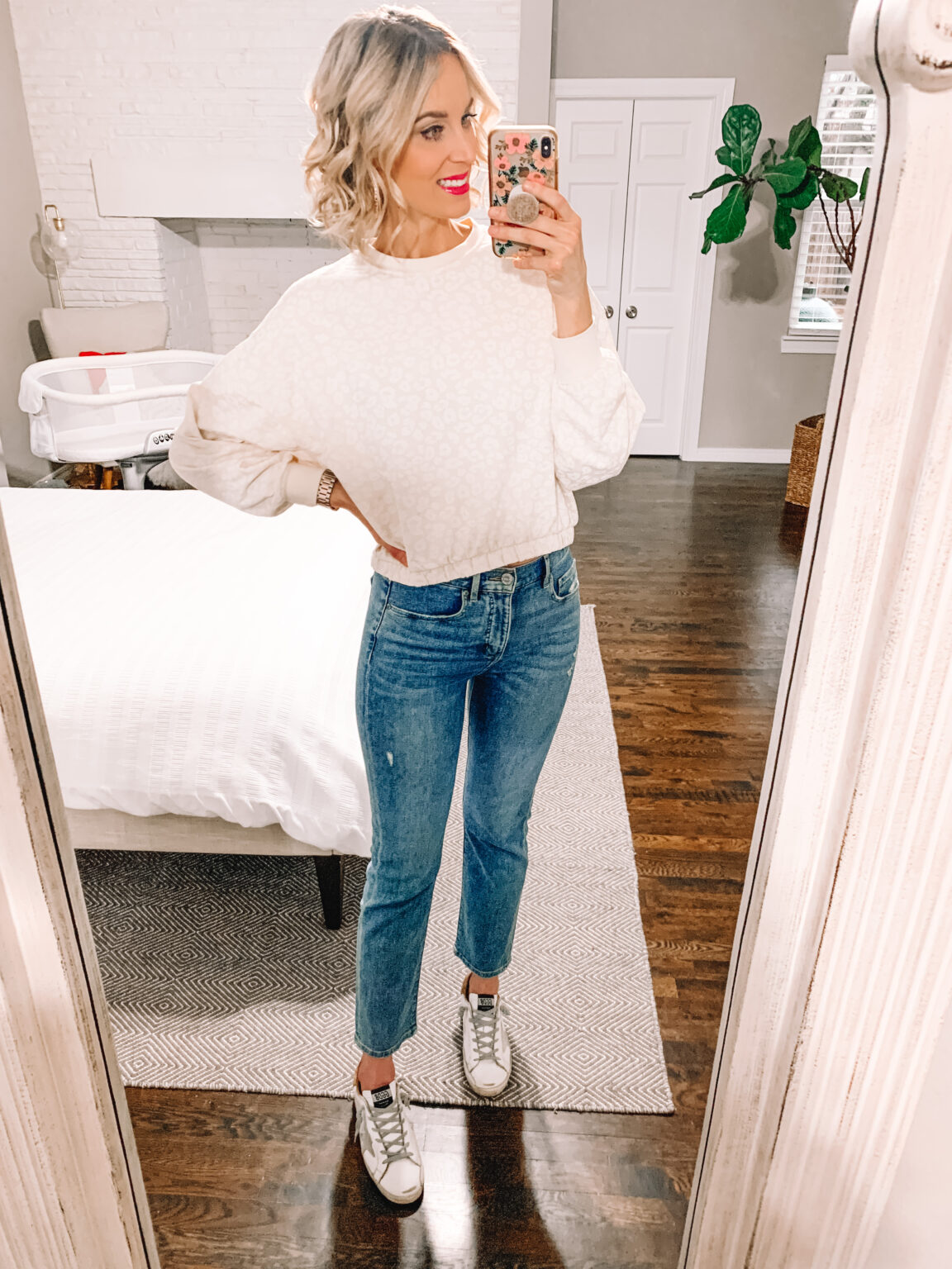 5 Stay at Home Mom Outfits You Can Easily Wear - Straight A Style