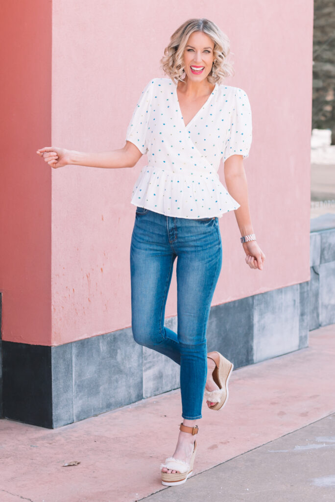 Who is ready for some spring fashion?! I AM!!! I am so excited to be sharing a second look with LOFT this week featuring this spring peplum wrap top!
