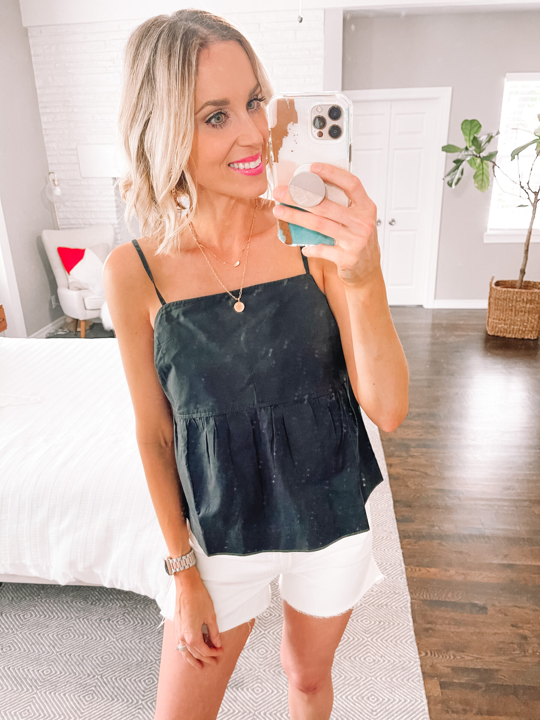 White Jean Shorts Outfit Ideas - Straight A Style