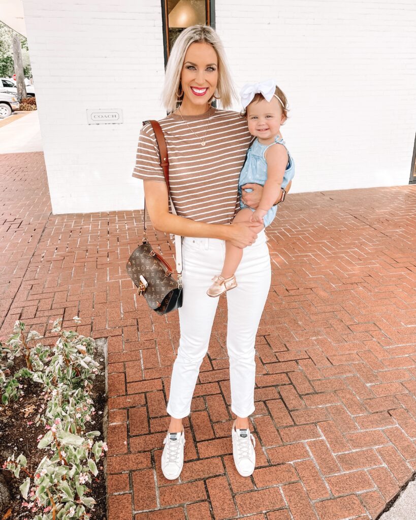 7 Ways to Wear White Jeans - 17 Outfit Examples! - Straight A Style