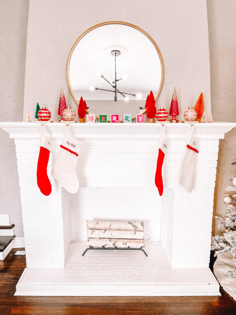 Looking for fun, retro inspired holiday decor? I found adorable and affordable pieces. It's one stop holiday shopping with Walmart. 