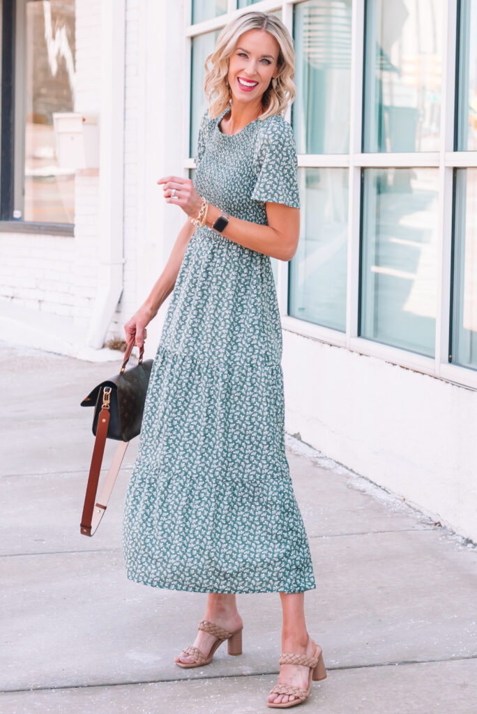 I just found a new, true gem of a dress, and I decided I should round up the best of Amazon dresses. There are some really good ones out there, but it does take some digging to discover them all. Click for all the details including this adorable long maxi dress. 