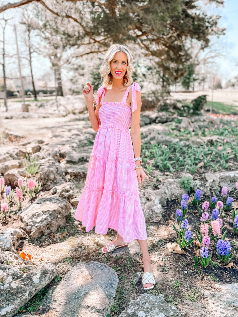 Sharing the cutest gingham dresses for Easter today including this gorgeous smocked pink maxi. 