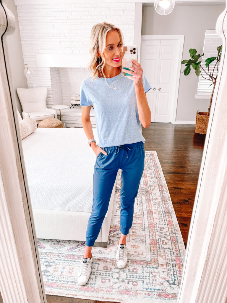I'm rounding up some cute athleisure outfits so I will have my summer mom outfit ideas ready! Click for 5 easy outfit formulas to follow. You don't watch to miss these amazing Amazon joggers. Click to read more.