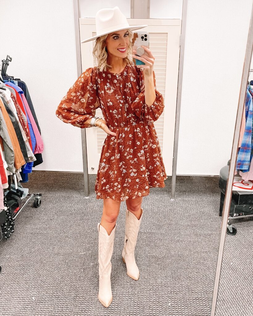 Dishing on the Nordstrom Anniversary Sale best of public access! Everyone can now shop the sale and there are so may good buys are left!! You'll love this chocolate brown dress!