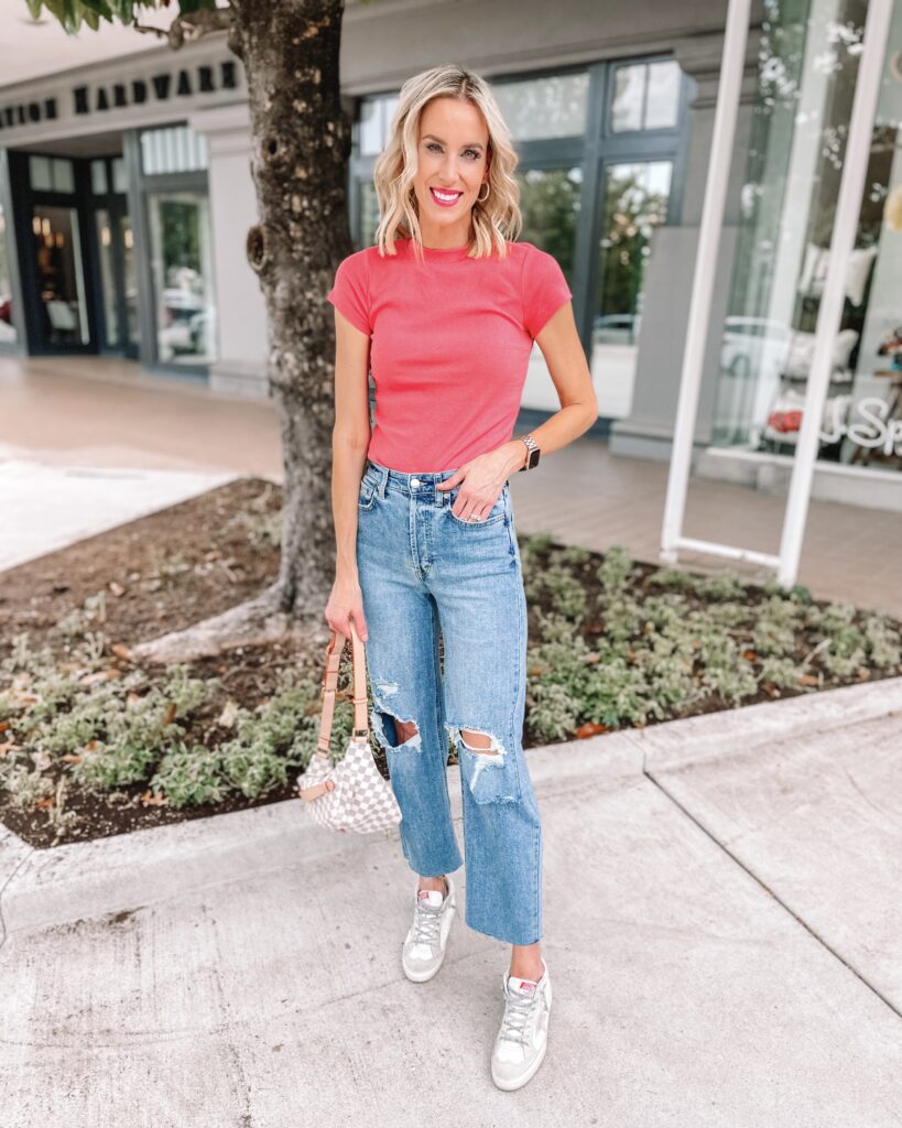 Jeans too long? No problem! I'm showing you how to hem your own jeans with this stylish and easy DIY raw hem. This is perfect for a straight leg pair of jeans like these!