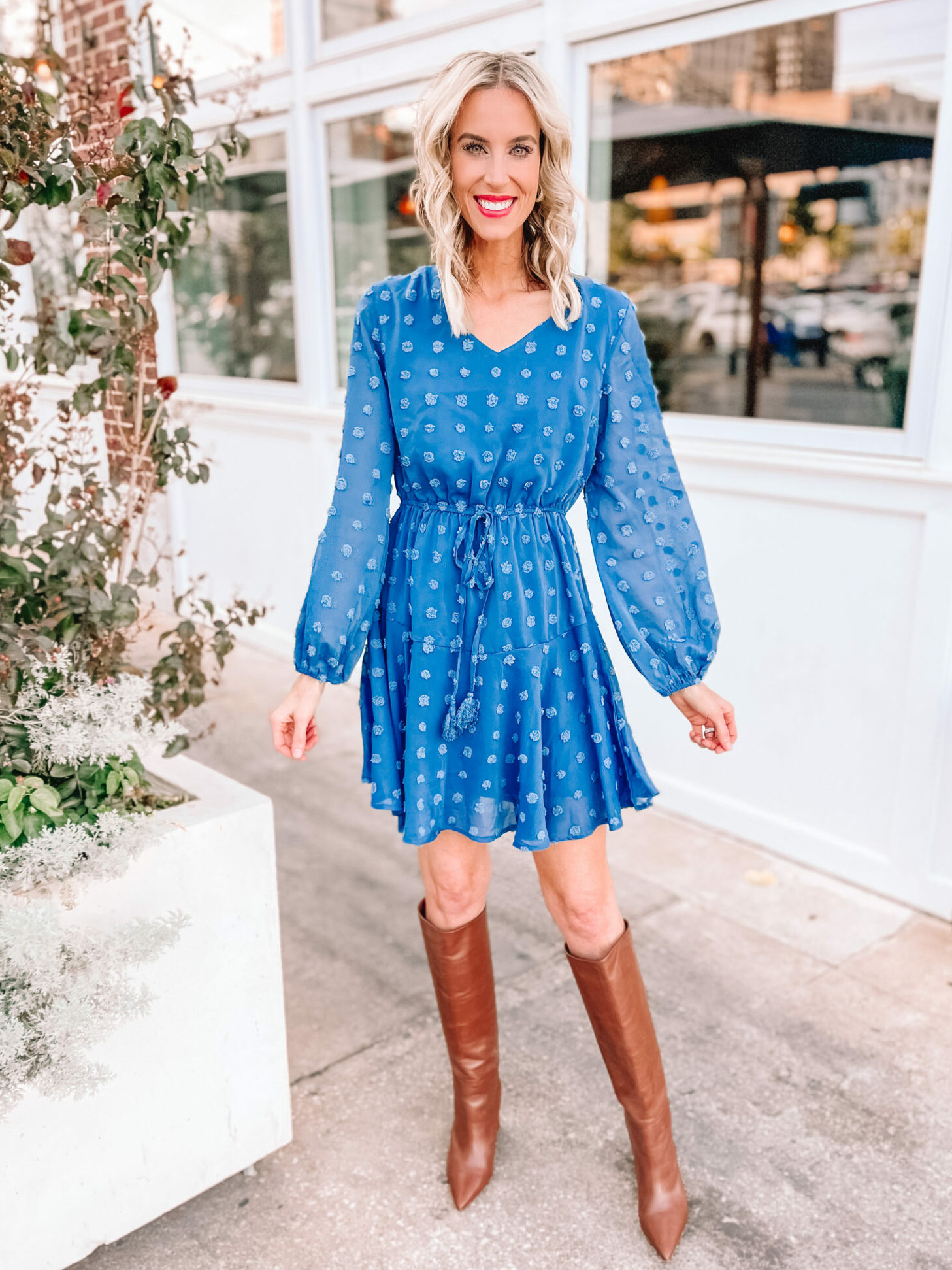 Looking for cute, affordable, and quick family photo outfits? I've got you covered with these Amazon fall family photo dresses! This blue swiss dot one is gorgeous!