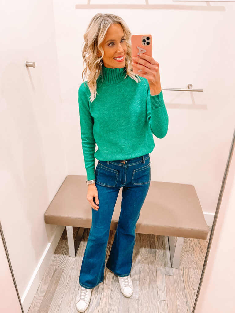 This green turtleneck sweater is sooo cute! I love it with these flare jeans. 