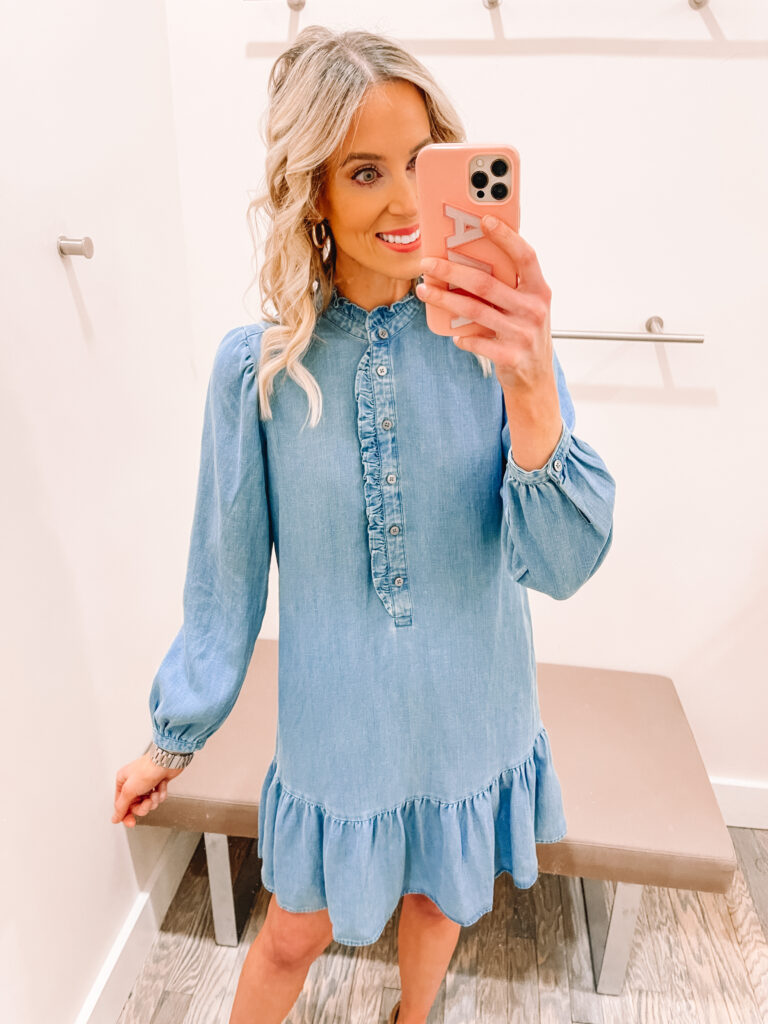 Huge LOFT spring try on haul with work outfits, dresses, blouses that you can wear for work and weekend, and more! How cute is this chambray dress?