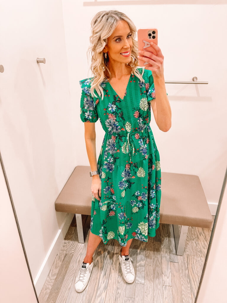 Huge LOFT spring try on haul with work outfits, dresses, blouses that you can wear for work and weekend, and more! This green floral midi dress is so fun!