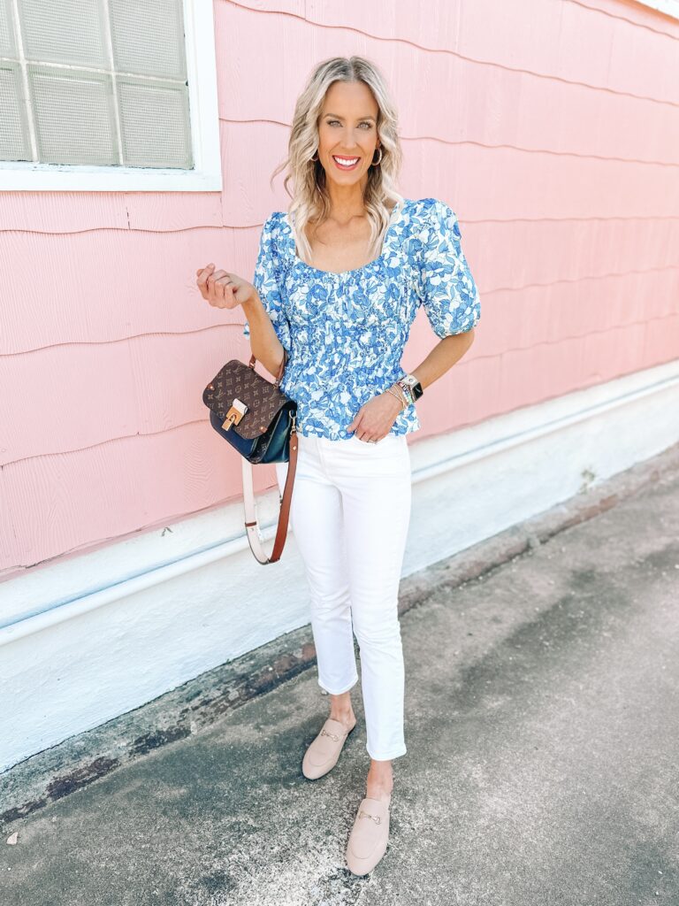 I'm sharing a huge Gap try on haul today! You'll love this gorgeous blue and white top!