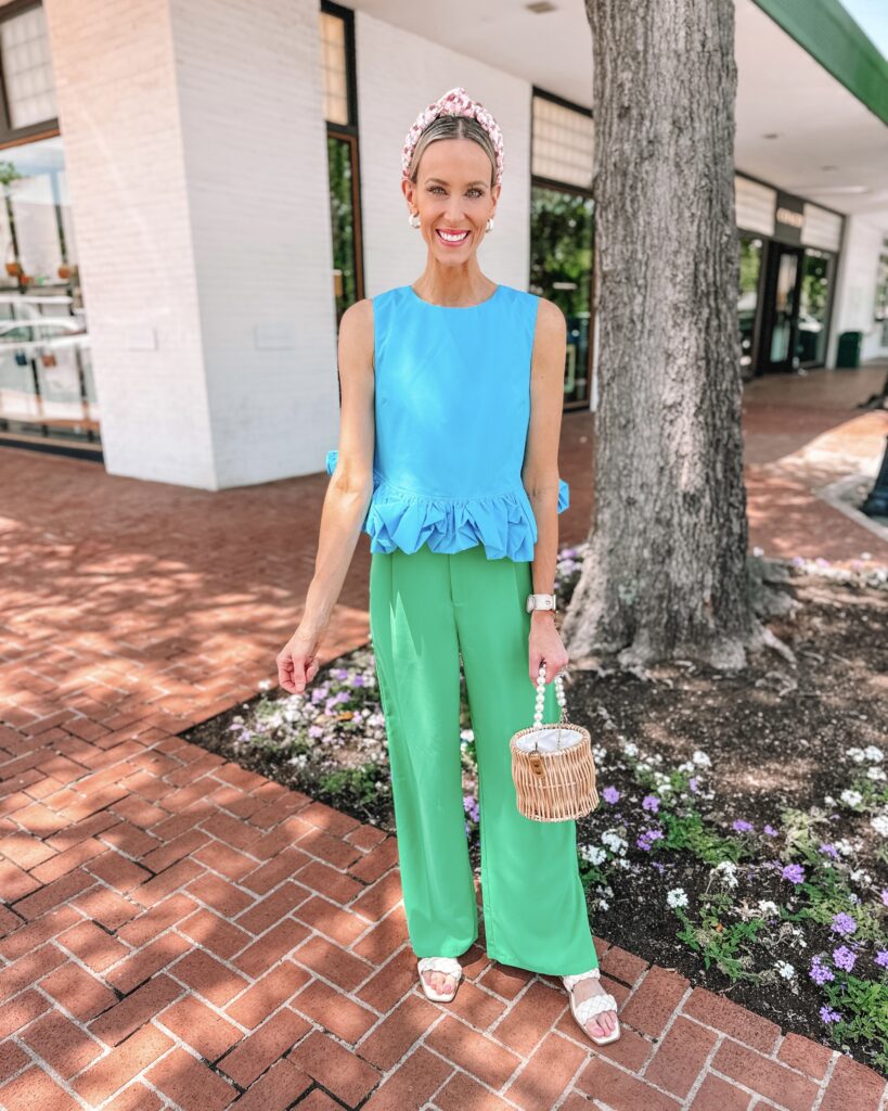 Love color but not sure what to do with it? I'm sharing 10 examples of how to wear colored pants and jeans. You'll be a pro in no time! Go bright on bright with green pants and a blue top.