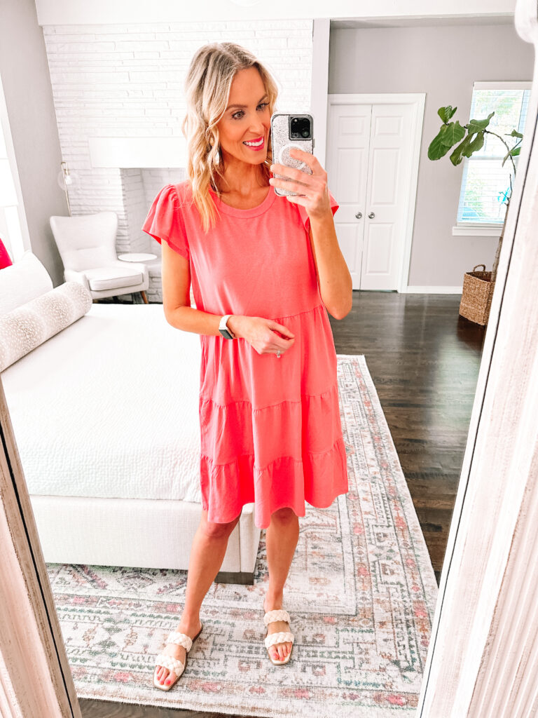 Sharing a HUGE Walmart dress haul with 9 dresses all in the $15-$40 price range for events, everyday, and more! This thrown and go t-shirt dress is so cute and easy to wear! 