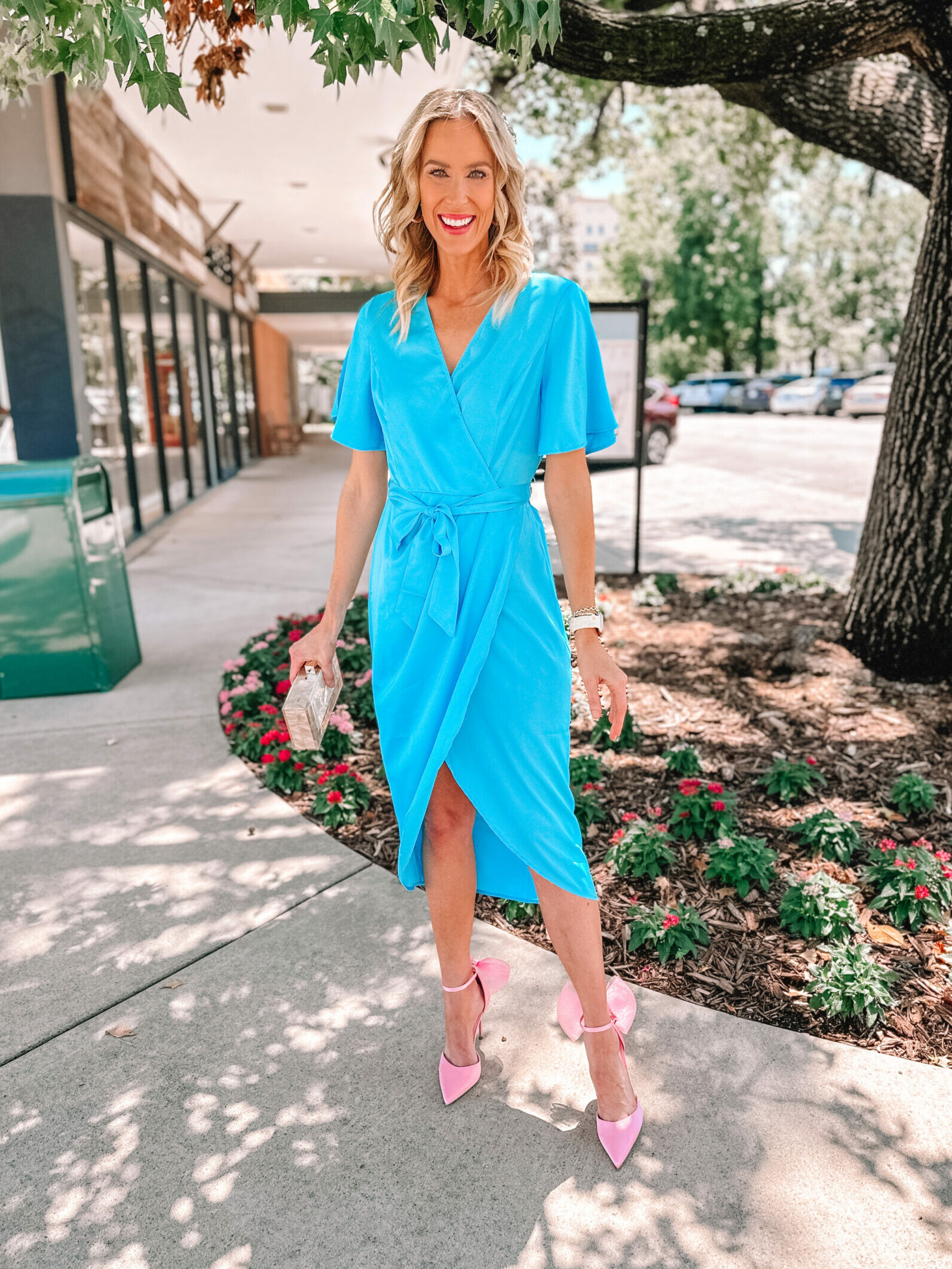Today I am sharing several pairs of formal Dream Pairs shoes and dresses to go with them for any formal event you might have this fall or winter. Use code "amyann" for 20% off their website making them only $35-$45 too! You'll love these pink bow heels and this blue formal dress!