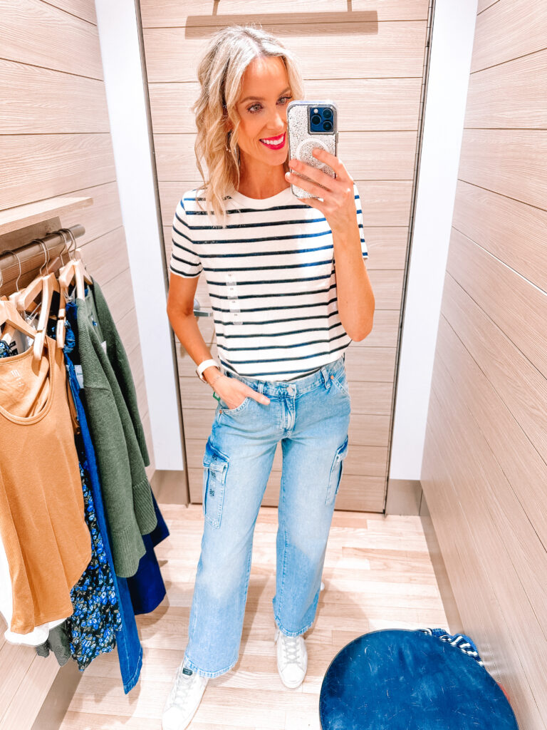 I have a fun Gap try on haul for you with mix and match classic pieces for this fall. Cargo jeans are really trending right now. 