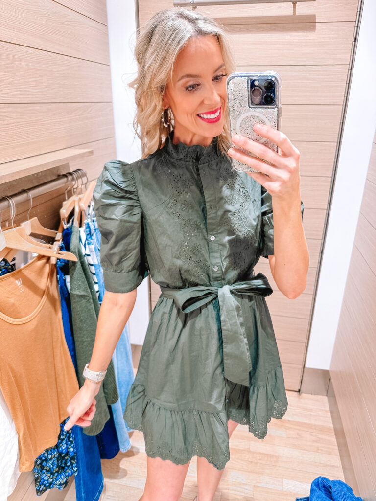 I have a fun Gap try on haul for you with mix and match classic pieces for this fall. This fall puff sleeve dress is so cute!