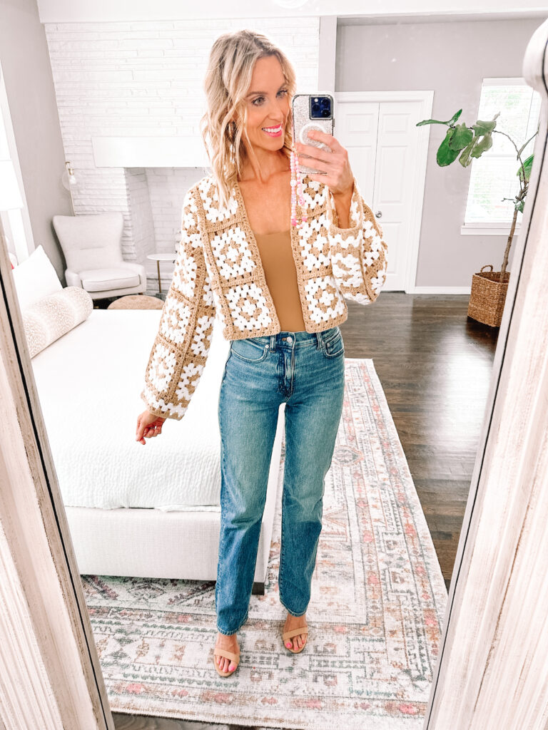 Wondering how to wear full length straight leg jeans? I've got you covered today with 5 easy ways to wear them from casual to dressy to workwear. Opt for heels and a cute top for date night. 
