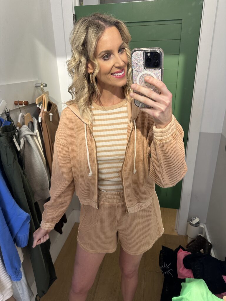 I have a really fun casual Aerie try on haul for you today! I LOVE Aerie for their casual pieces. They specialize in loungewear, activewear, and athleisure.  how cute is this matching knit short set?!