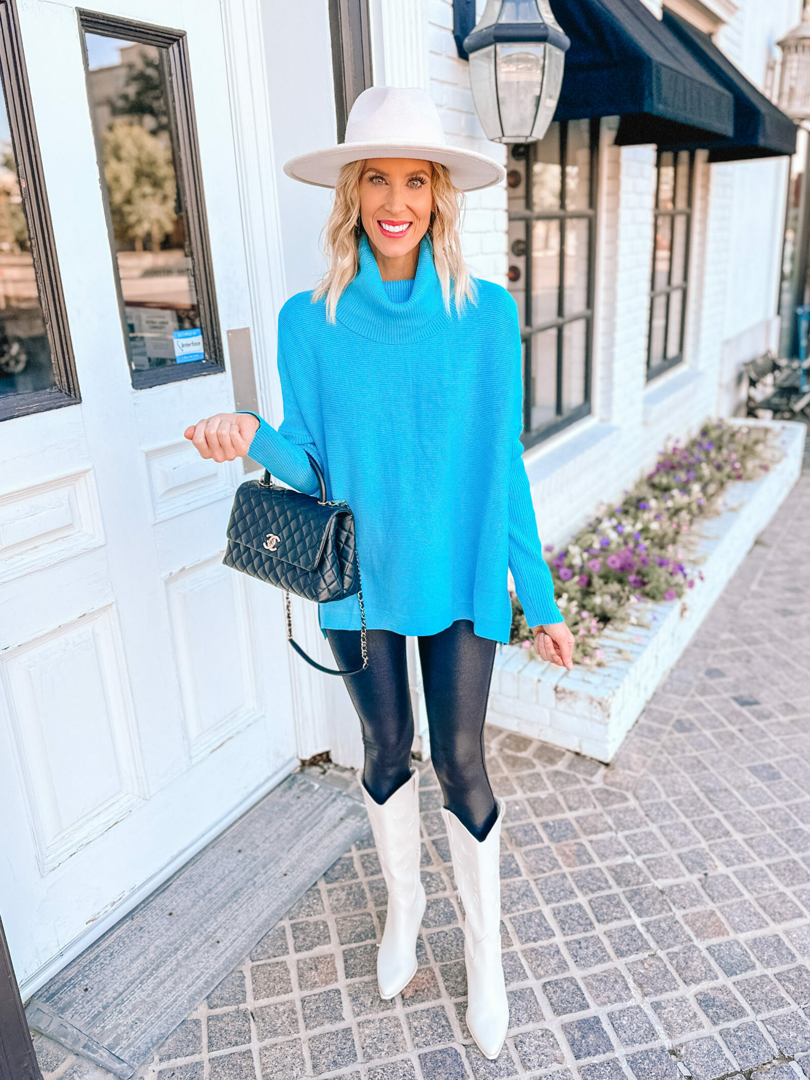Who doesn't love a legging friendly sweater?! Rounding up my favorite Amazon tunic length sweaters today since it is finally feeling like fall! You'll love this bright blue option!