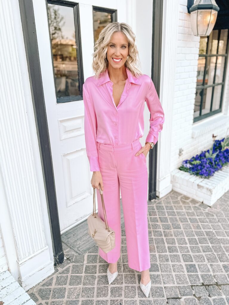 Love color but not sure what to do with it? I'm sharing 10 examples of how to wear colored pants and jeans. You'll be a pro in no time! Try a monochrome pink pn pink look.